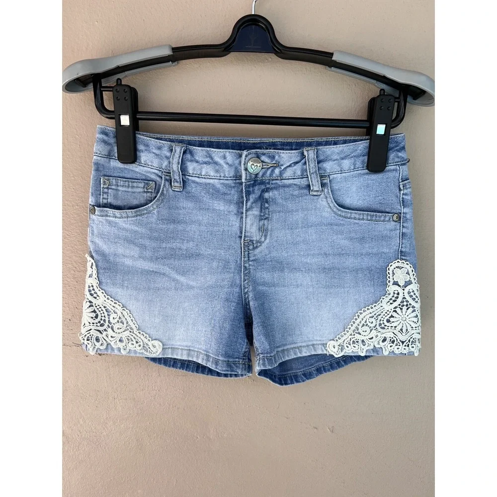 Justice Girls Light Wash Denim Crochet Lace Trim Shorts Size 14 Blue Stretch